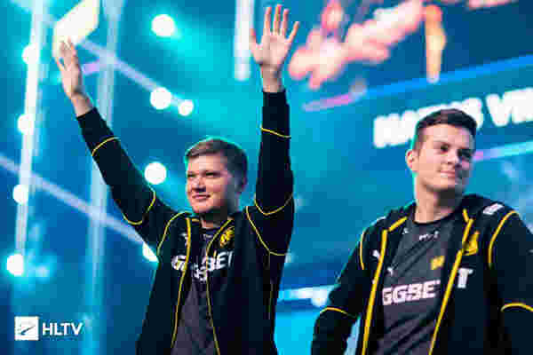 出防守端的 出防守端的