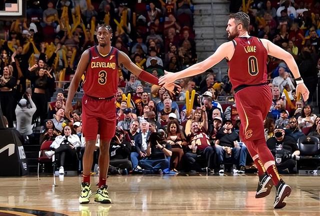 挥力压群雄 挥力压群雄